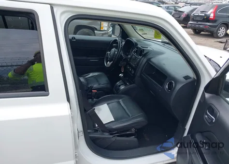 2012 Jeep Patriot Limited z USA, uszkodzony, nr VIN 1C4NJRCBXCD512964